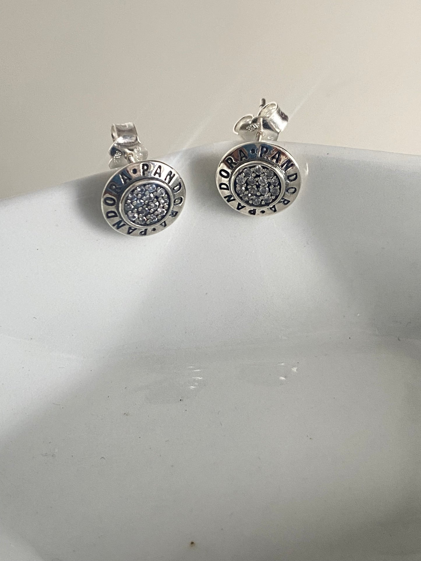 Aretes logo sparkling