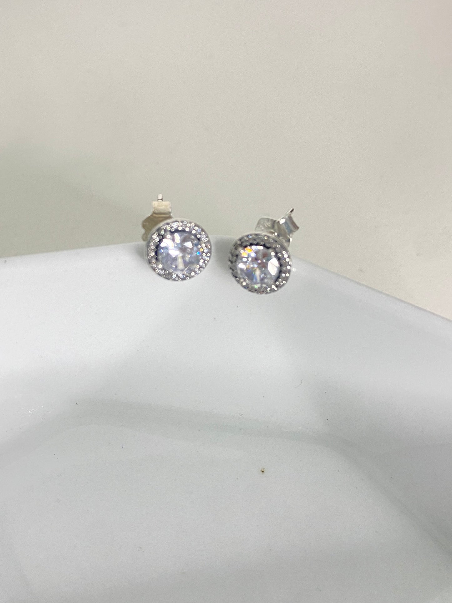 Aretes redondos brillos ✨