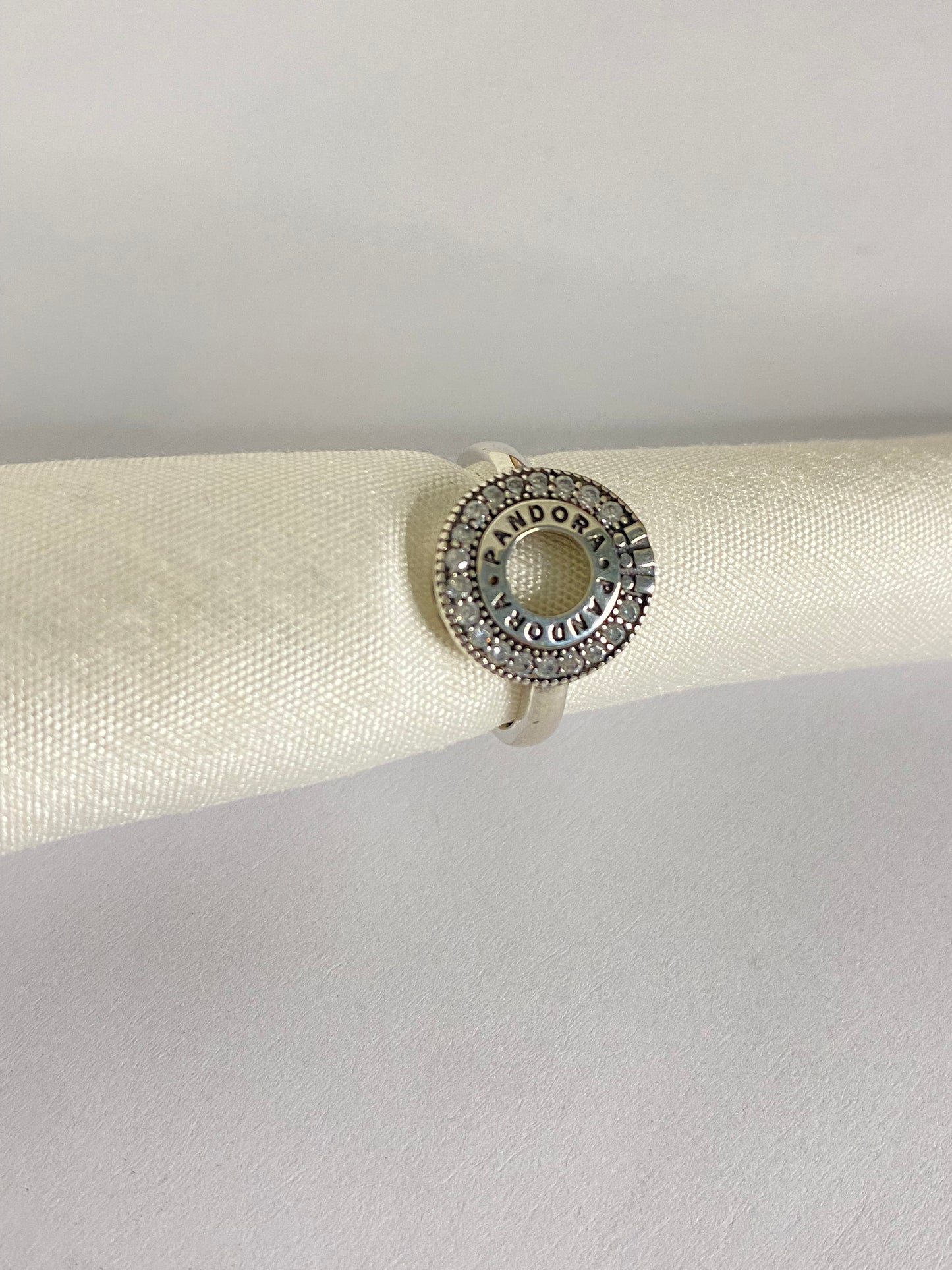 Anillo redondo corona