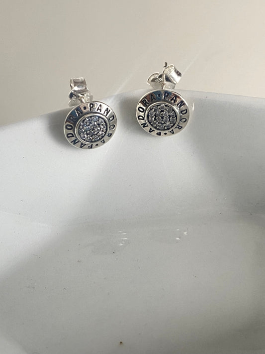 Aretes logo sparkling