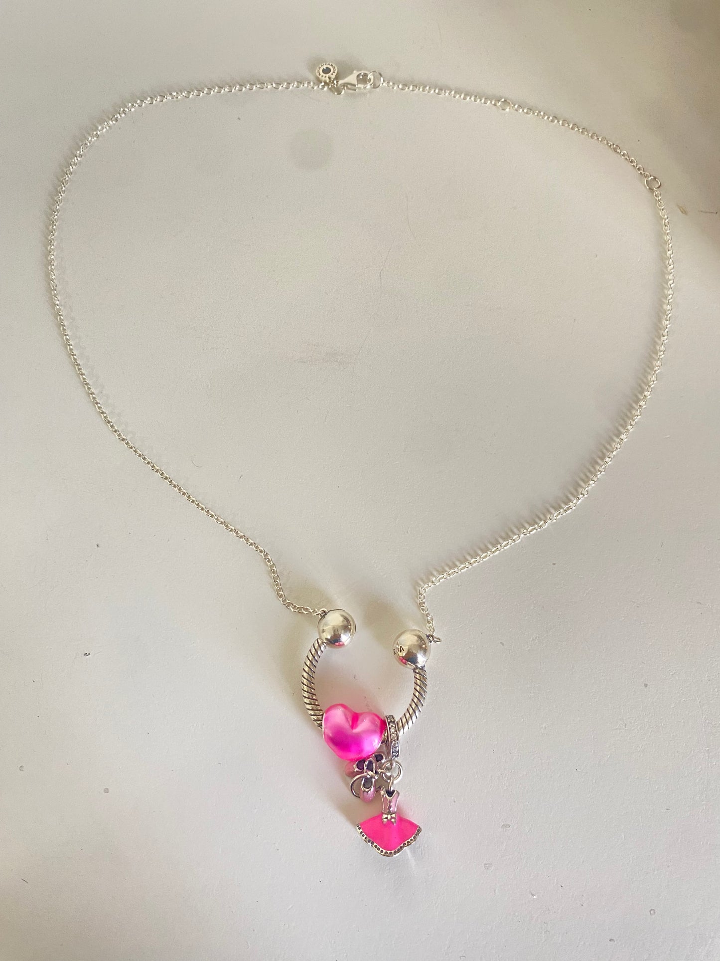 Collar en U para charm