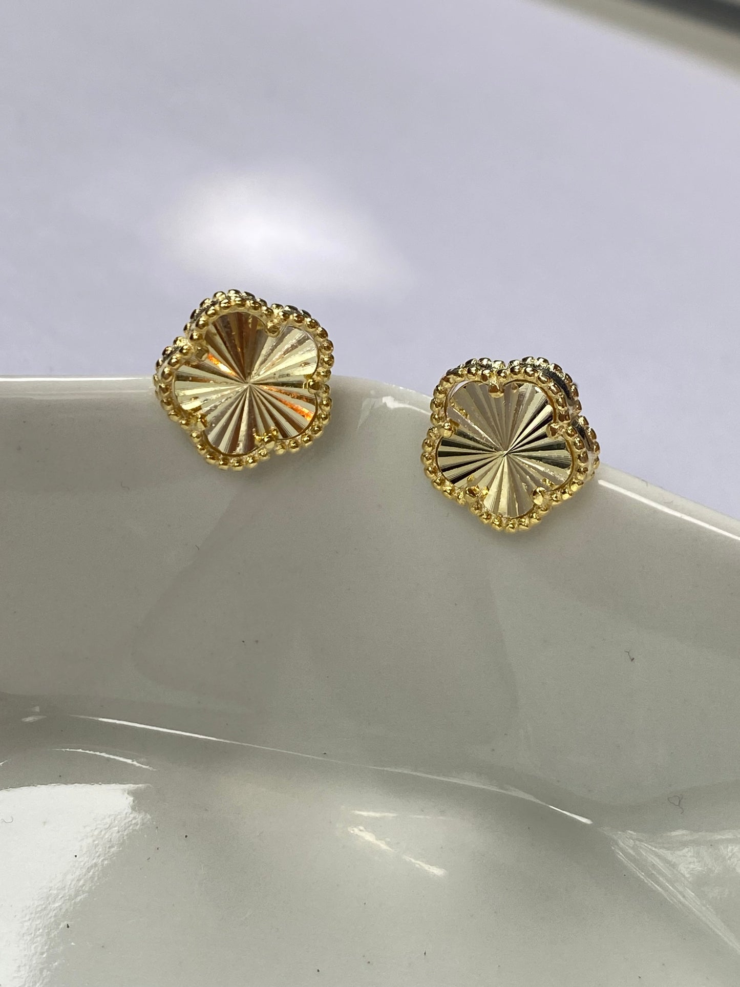 Aretes Flor 🌼 dorado