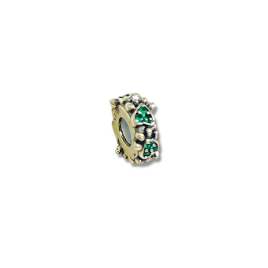 Charm separador huellas verdes