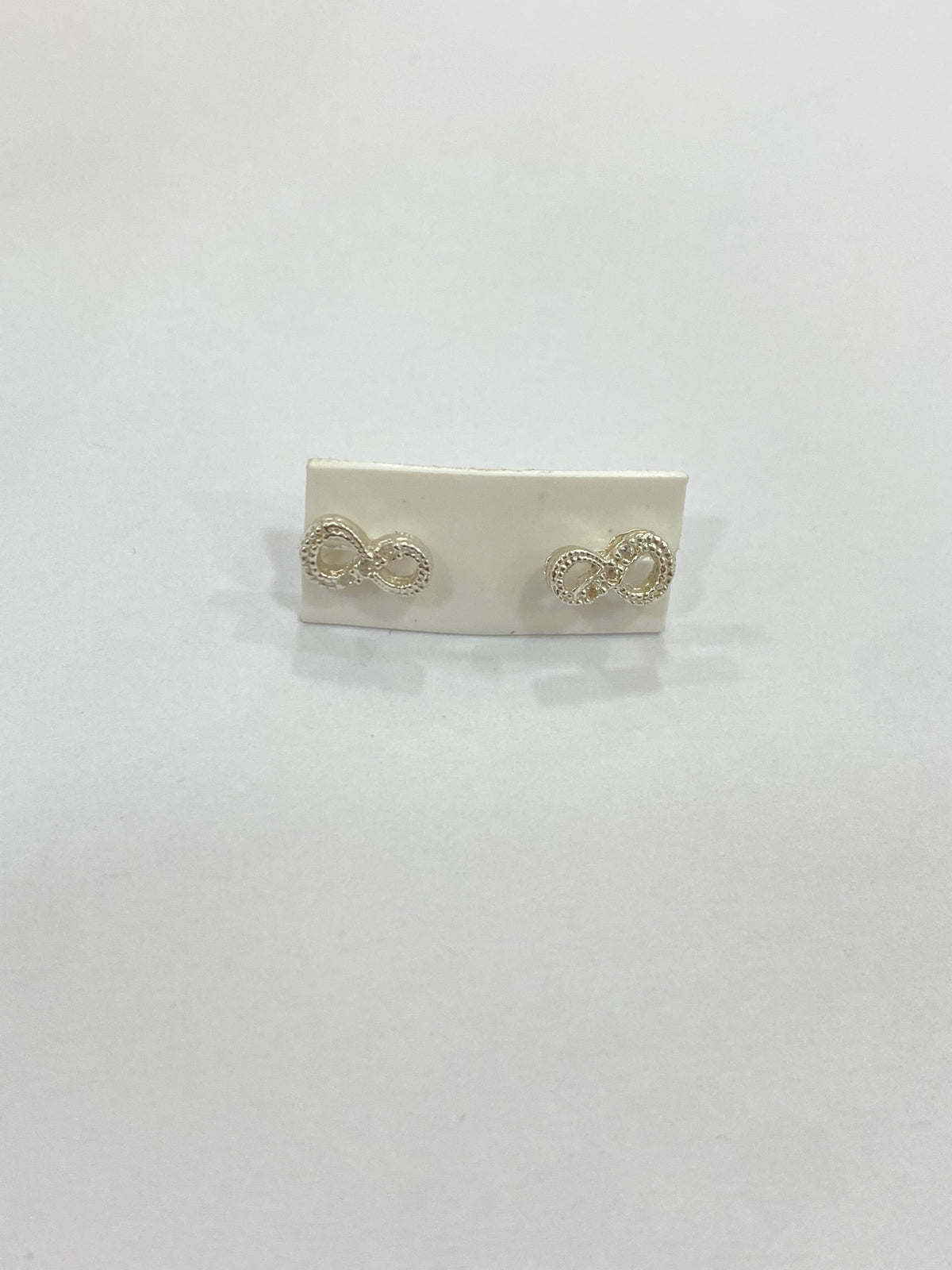 Aretes Infinito con Circones ✨