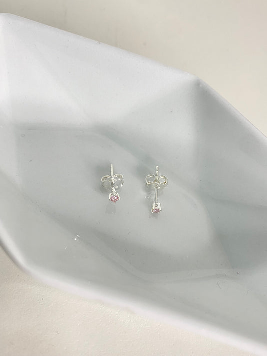 Aretes pequeños rosados