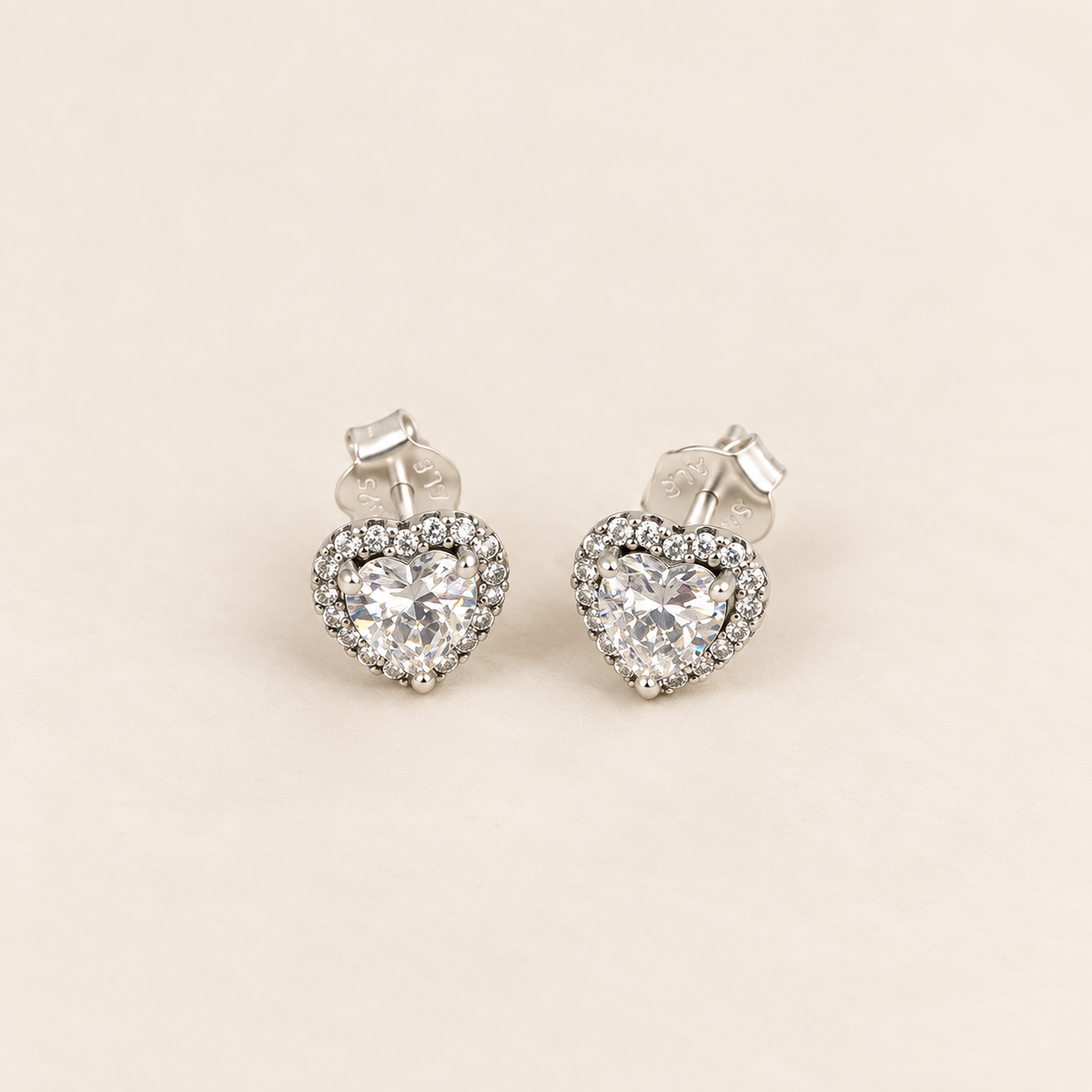 Aretes Corazón de Plata 925 ✨