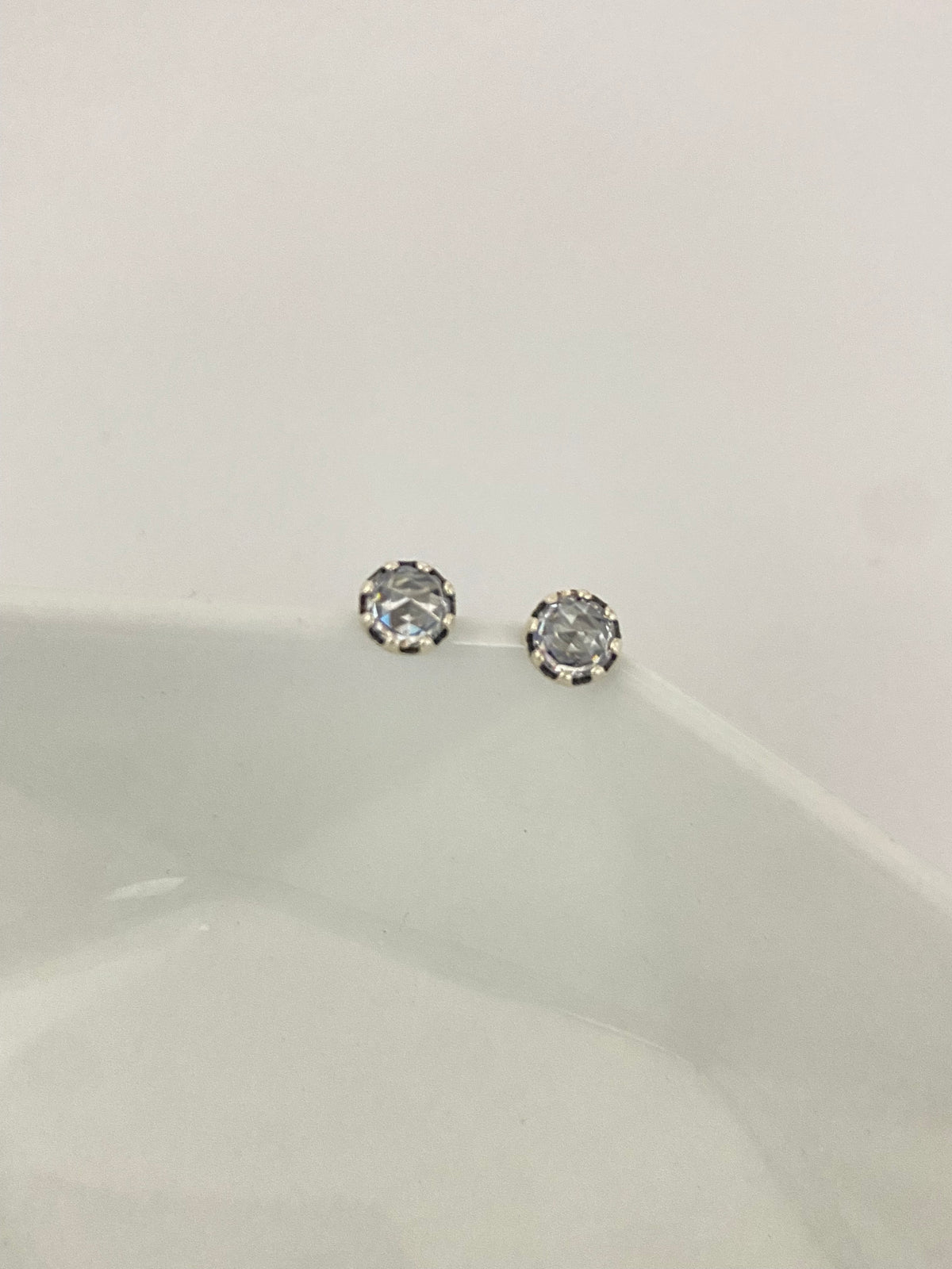 Aretes punto de luz ✨
