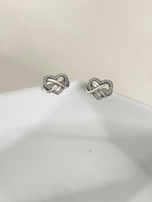 Aretes Corazon infinito