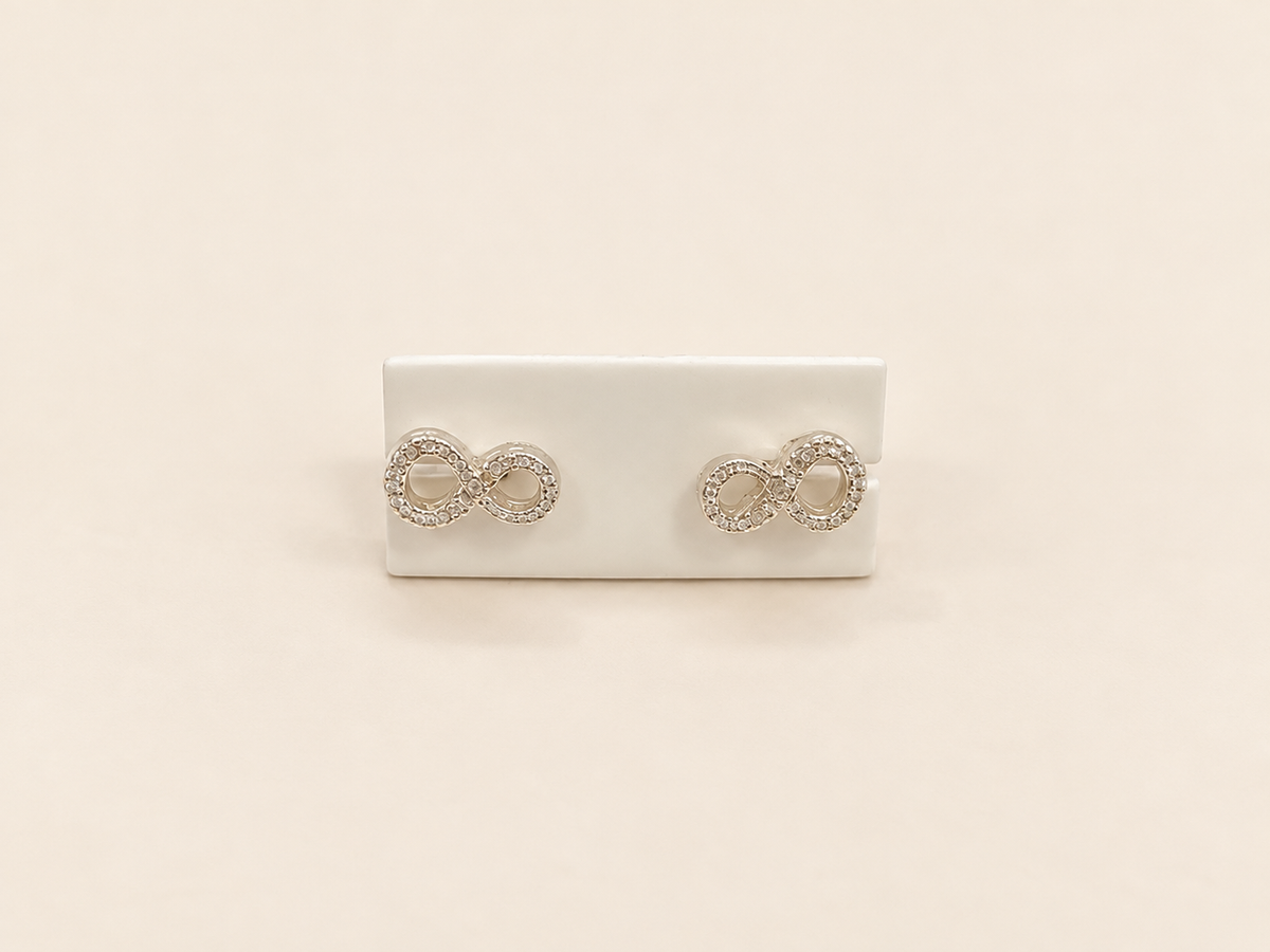 Aretes Infinito con Circones ✨