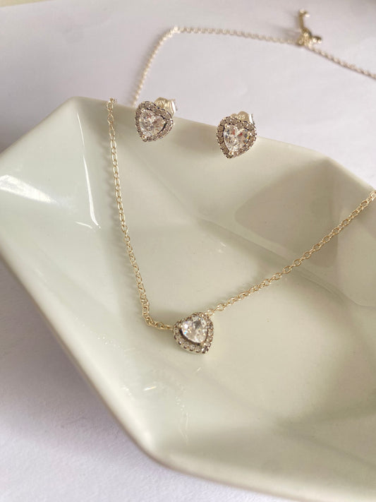 Set aretes y collar corazón blanco